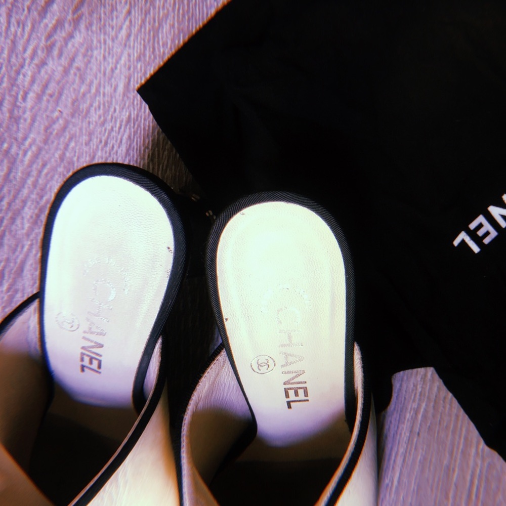 Chanel shoes - Picture 3 of 3
